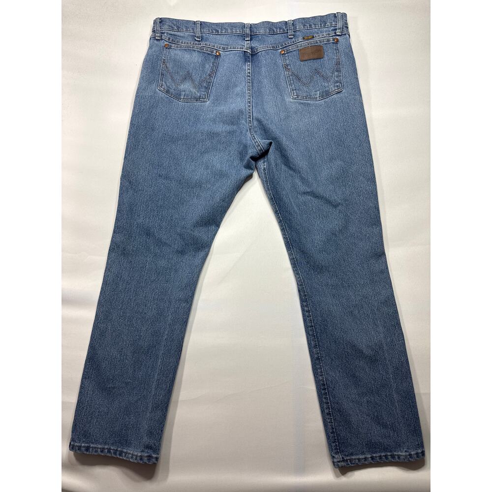 Wrangler Men's 47MWZ Regular Fit Advanced Comfort Blue Jeans - Size 42x32 - Picture 2 of 5